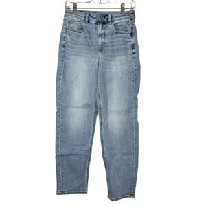American Eagle Outfitters Mom Straight Jean Light Wash 4